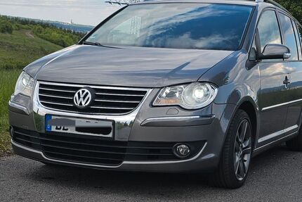 VW Touran 195.000 km 4.599 &euro; Bannewitz 01728