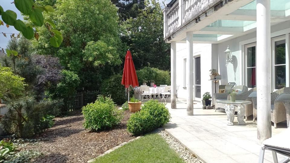 Villa Tirschenreuth - 8 Zimmer, 260 m&sup2;, 745.000&euro; | Angebot:24398586