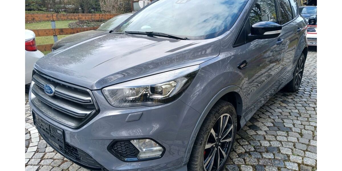 Ford Kuga 114.000 km 13.999 &euro; Regensburg-Bernhardswald 93170