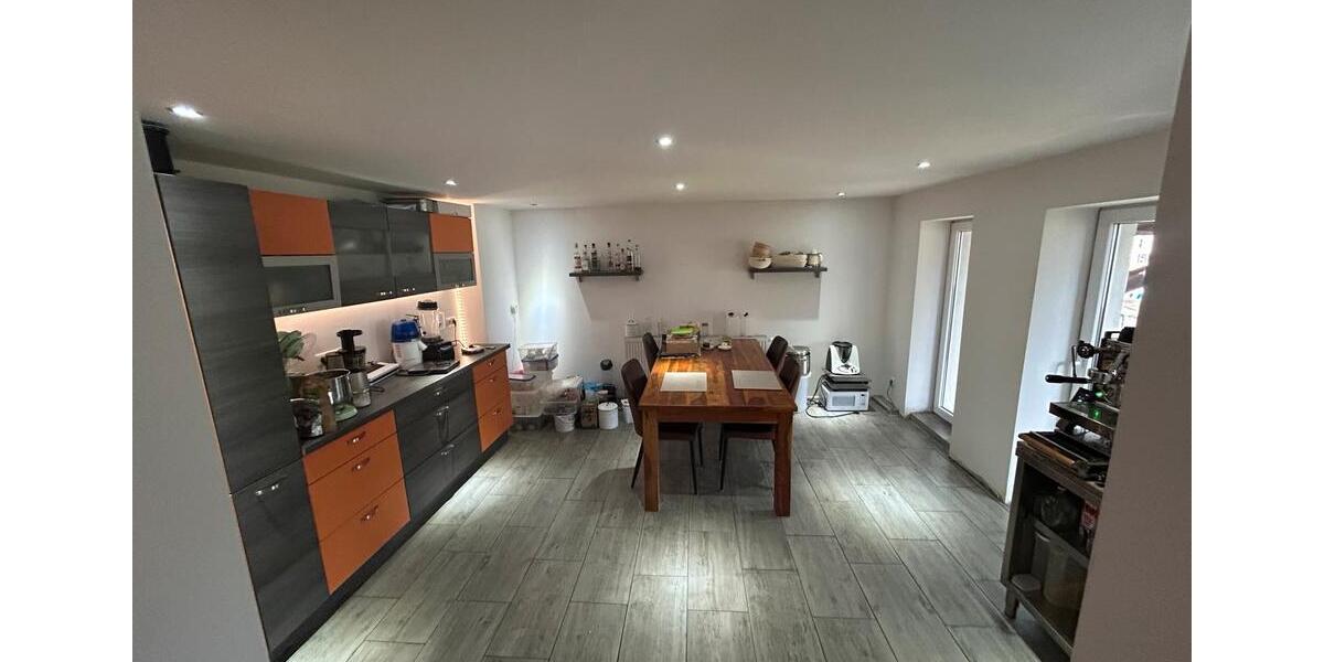 Große Wohnung mit Kamin Hundehaltung erlaubt 7 zimmer