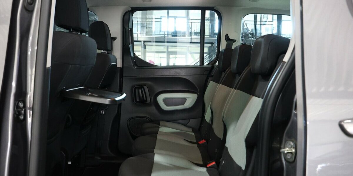 Citroen Berlingo 1.5 BLUE-HDI FEEL XL130 / 7-SITZER / 136.000 km 14.777 &euro; Hamm 59077