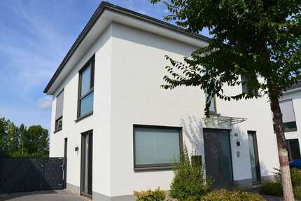 Haus zum Kaufen in Euskirchen-Stozheim 695.000 € 158 m²