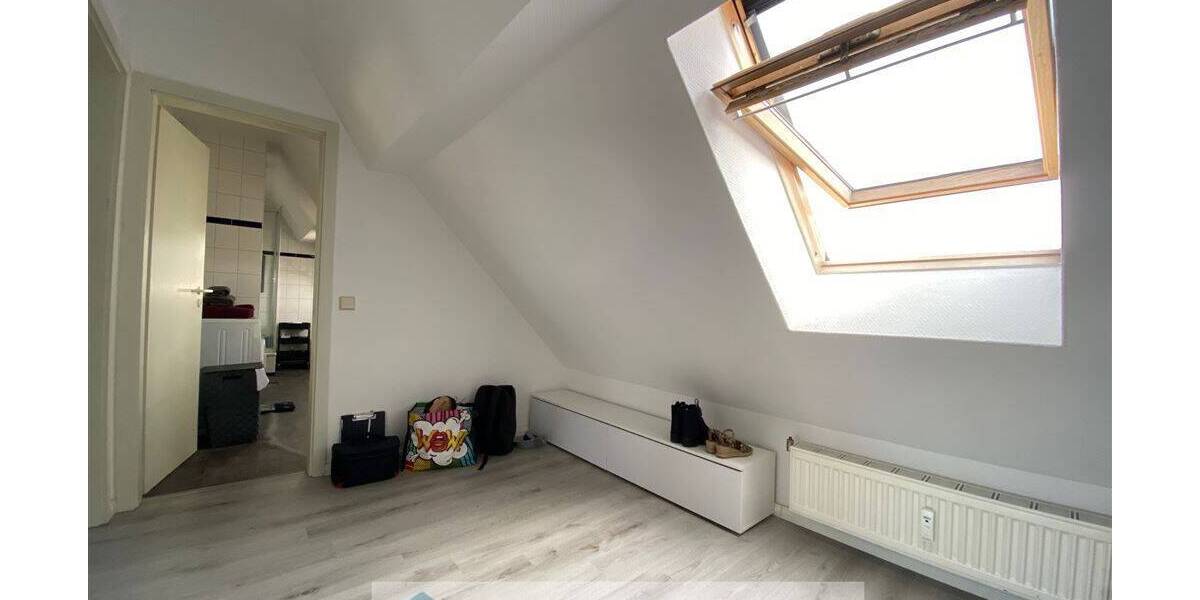 Sehr schöne Dachgeschosswohnung im Zentrum Merseburgs zu verkaufen 2 zimmer