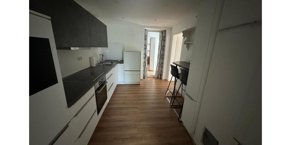 Idyllisches EFH mit großem Garten und Pool (Kauf möglich) 7 zimmer