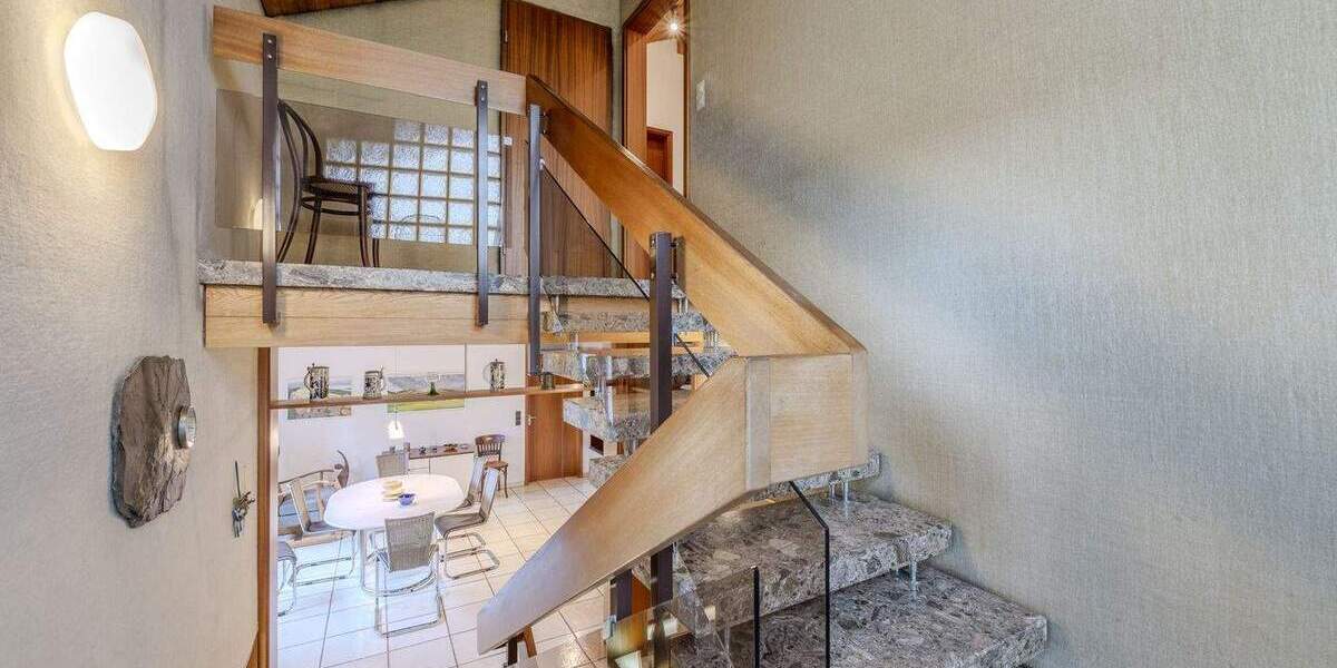 Einfamilienhaus mit Pool, Einliegerwohnung und weitläufigem Grundstück 7 zimmer