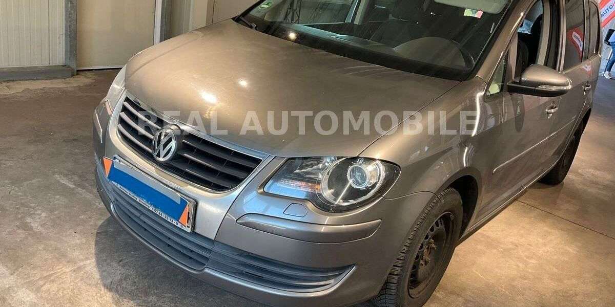 VW Touran 160.000 km 6.490 &euro; Frankfurt 65933