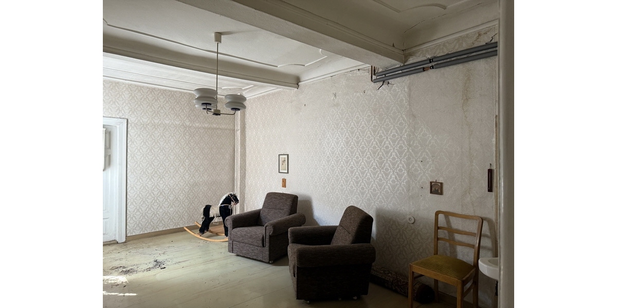 Charaktervolles Haus mit Potenzial - Mehrfamilienhaus, Wohnhaus Ohrdruf Marktstraße | Angebot:22431947
