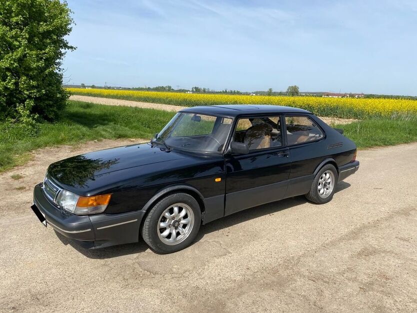 900