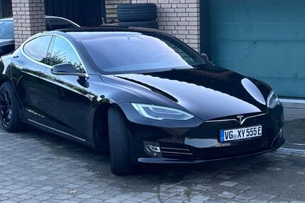 Tesla Model S 185.000 km 22.000 &euro; Greifswald 17489