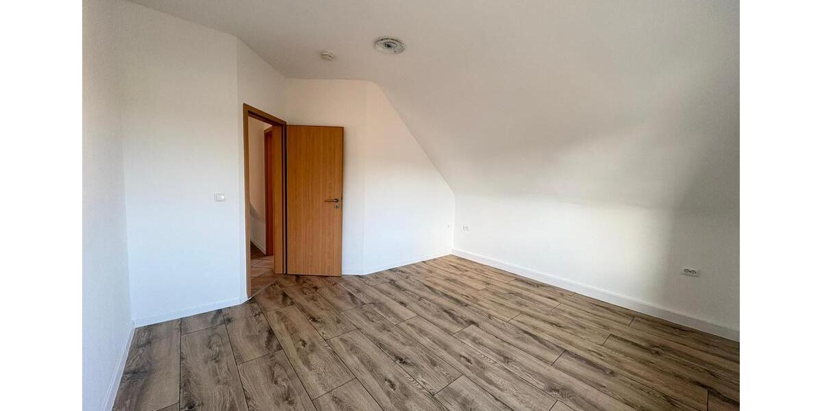 Dachgeschoßwohnung Gelsenkirchen Gelsenkirchen-Nord - 3 Zimmer, 58 m&sup2;, 82.000&euro; | Angebot:25886651
