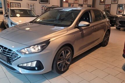 Hyundai i30 80.350 km 13.450 &euro; Oberhausen 46049