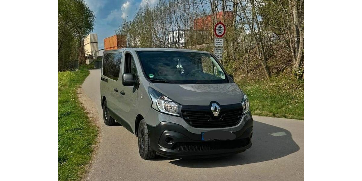 Renault Trafic 130.000 km 18.000 &euro; Freilassing 83395
