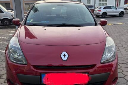 Renault Clio 106.804 km 2.300 &euro; Berlin 12043
