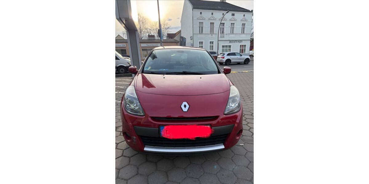 Renault Clio 106.804 km 2.400 &euro; Berlin 12043