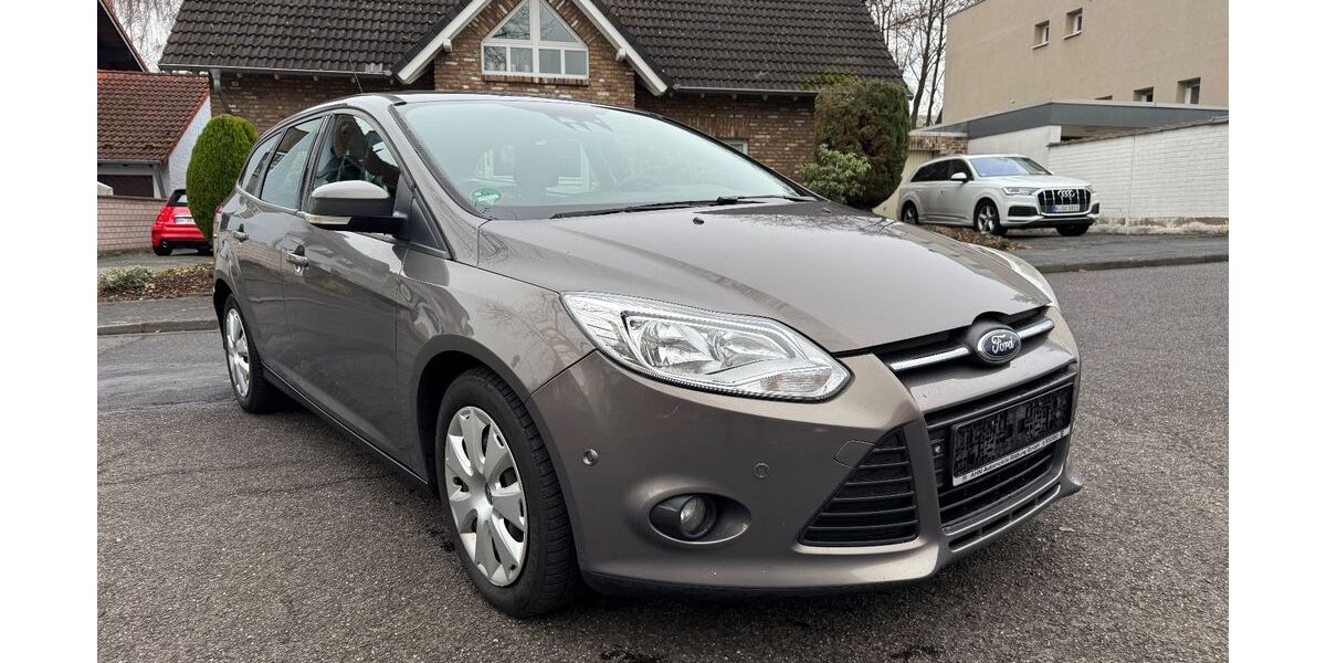 Ford Focus 246.799 km 2.799 &euro; Bonn 53229