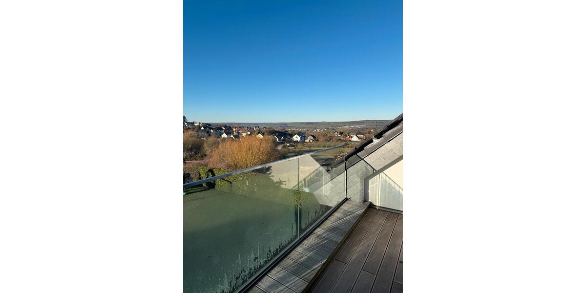 Helle und geräumige Dachgeschosswohnung 3 zimmer