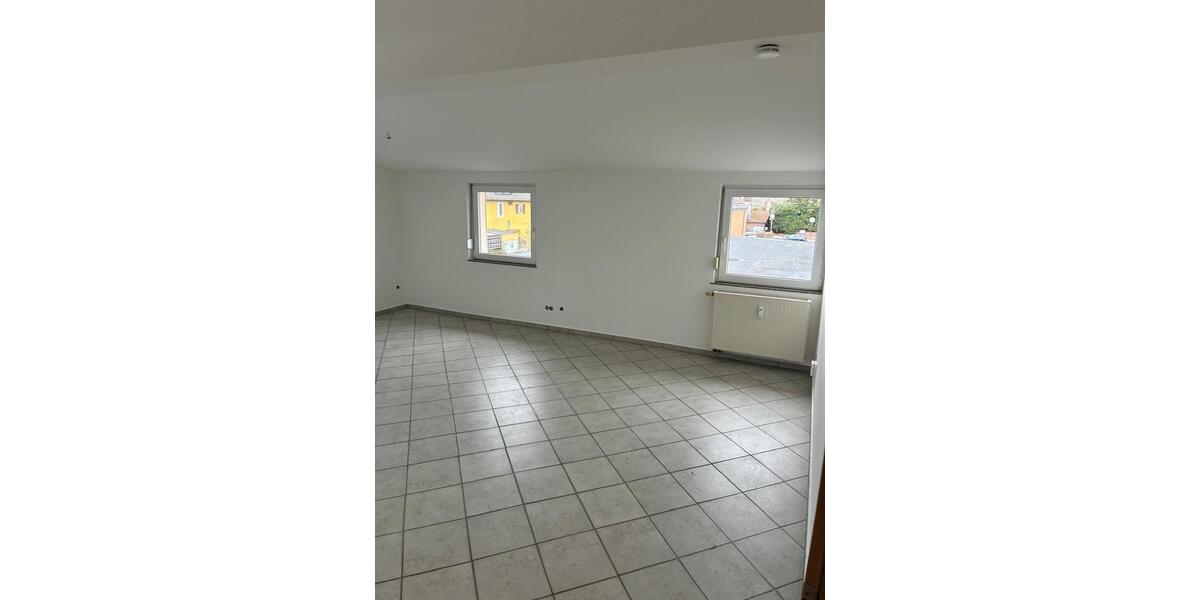 Dachgeschoßwohnung Münzenberg - 4 Zimmer, 110 m&sup2;, 950&euro; | Angebot:26618331