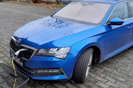 Skoda Superb 79.000 km 22.500 &euro; Niederkassel 53859