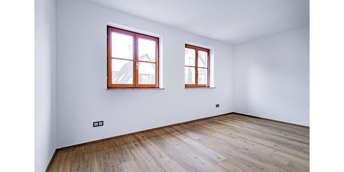 SOFORTBEZUG – 4-Zimmer-Wohnung mit 140 m² und Kachelofen 4 zimmer