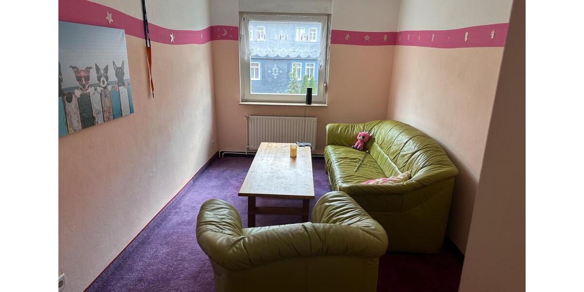 Reihenhaus Waltershausen - 10 Zimmer, 160 m&sup2;, 185.000&euro; | Angebot:23055934