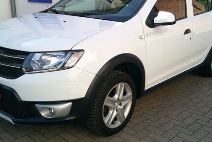 Dacia Sandero 74.042 km 7.950 &euro; Aschersleben 06449