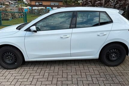 Skoda Fabia 14.459 km 16.400 &euro; Lotte 49504