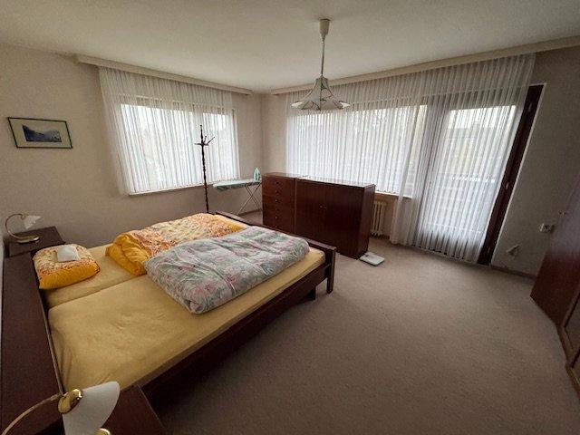 Einfamilienhaus Varel - 7 Zimmer, 140 m&sup2;, 280.000&euro; | Angebot:26234428