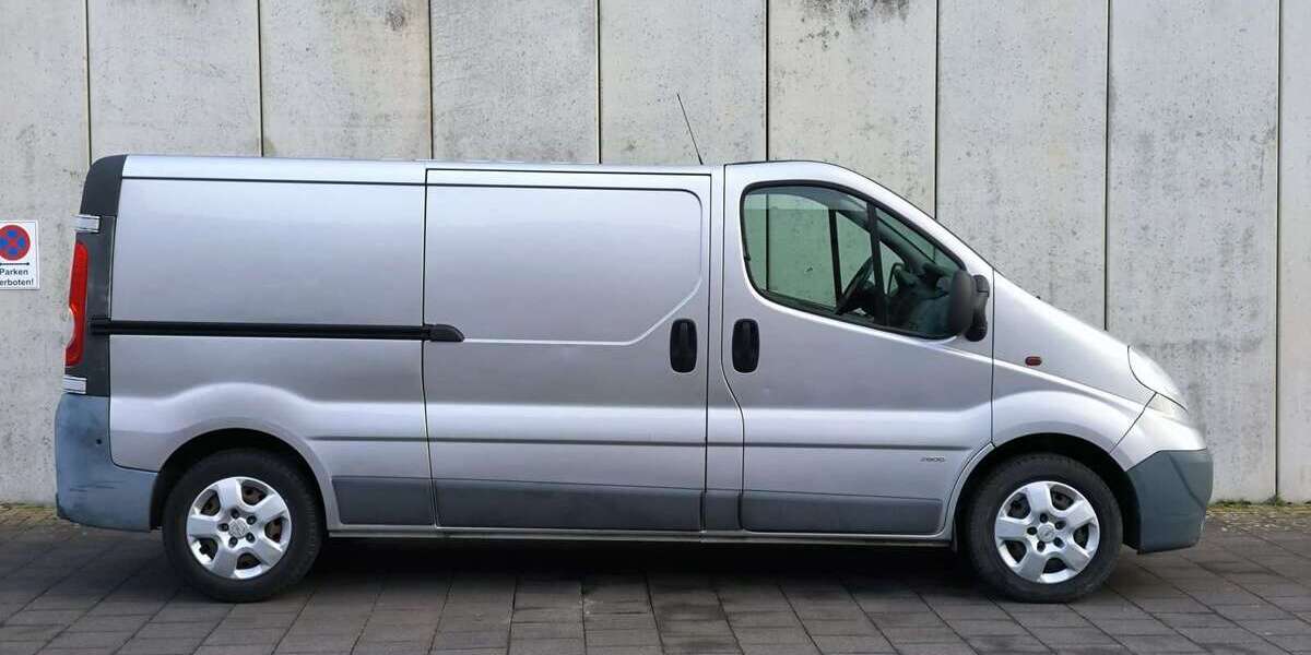 Opel Vivaro 125.000 km 8.690 € Bergheim 50127