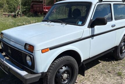 Lada Niva 76.000 km 7.200 &euro; Wrestedt 29559