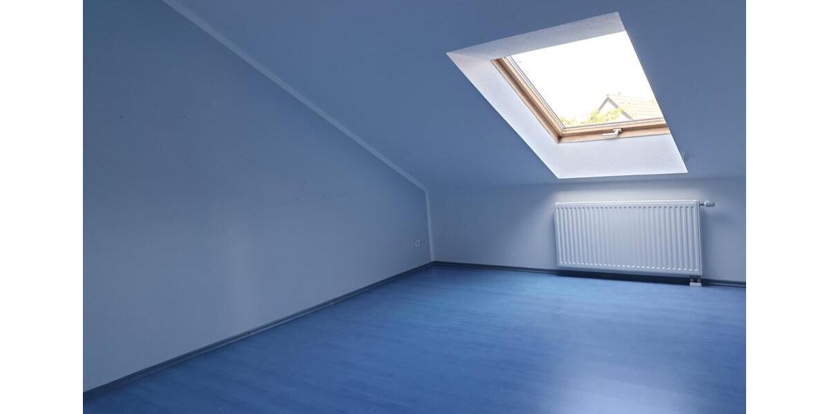 Moderne Dachgeschosswohnung mit Dachterrasse und Kamin 3 zimmer