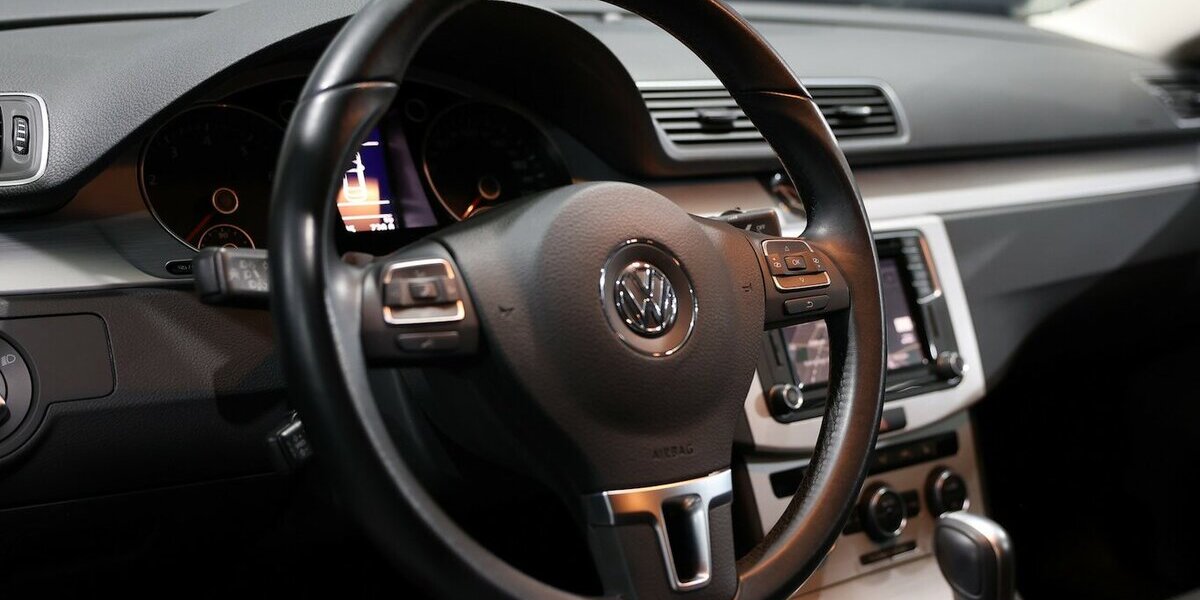 VW CC 1.4 TSI DSG SPORTLINE WHITE / XENON / NAVI+ 92.000 km 15.991 &euro; Hamm 59077