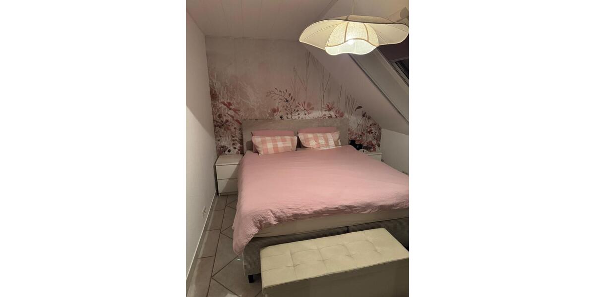 Großzügige 2-Zimmer DG-Wohnung im Außenbereich von Mehrhoog 2 zimmer