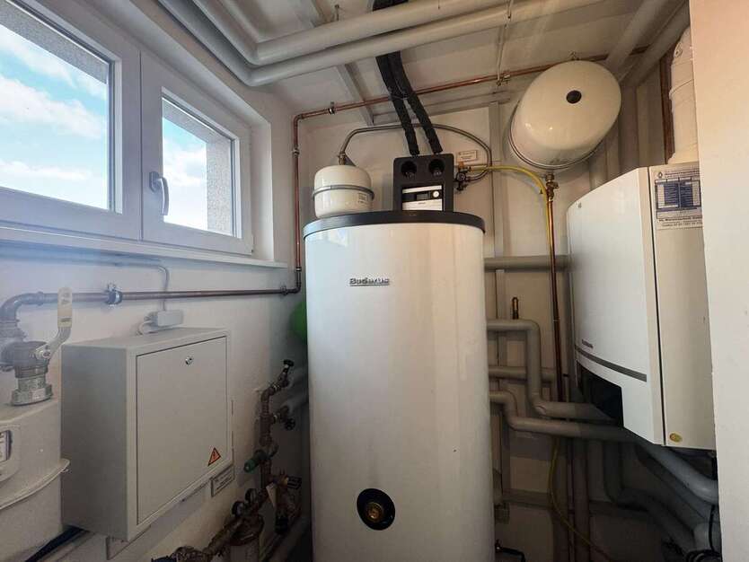 Investieren im Silberstreifen: Wohn-Gewerbeimmobilie mit Garten, Garage & Flexibilitä 6 zimmer