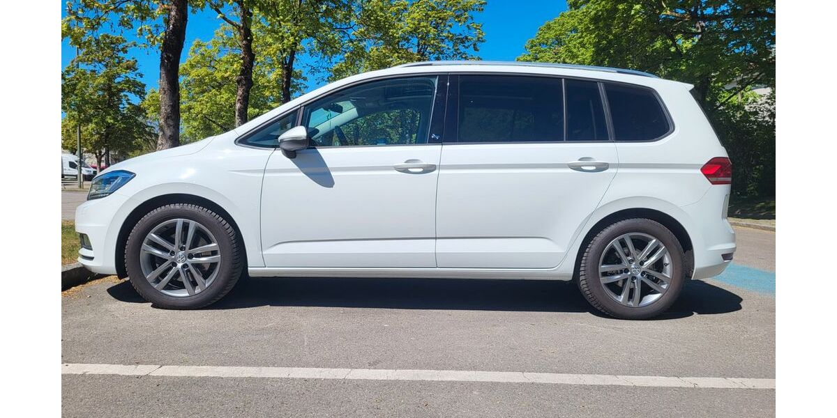 VW Touran 133.000 km 16.200 &euro; München 81671