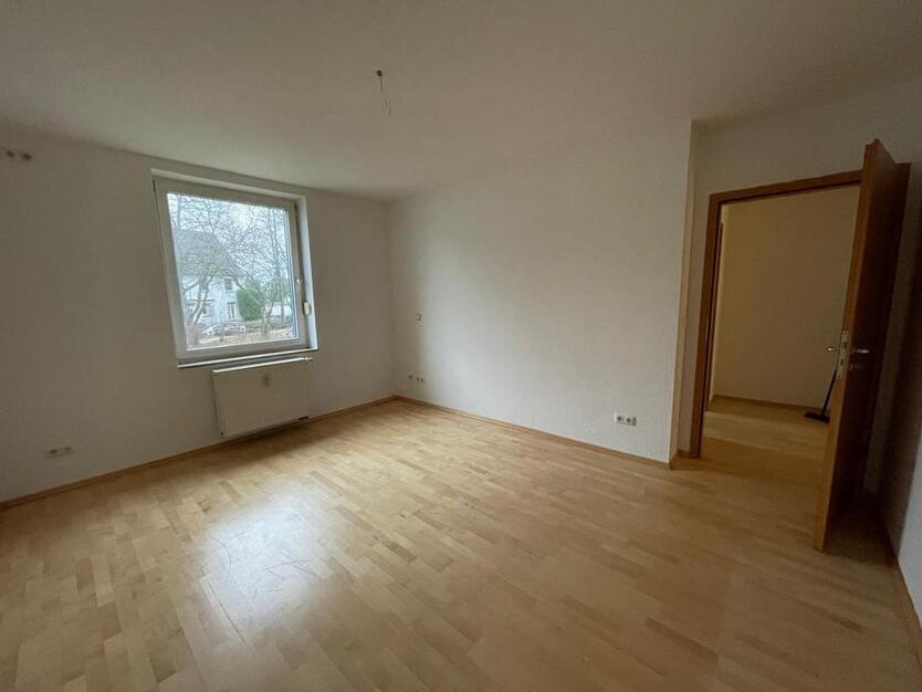 von Privat : Geschmackvolle 2-Raum-Wg, geh. Ausstattung, EBK,