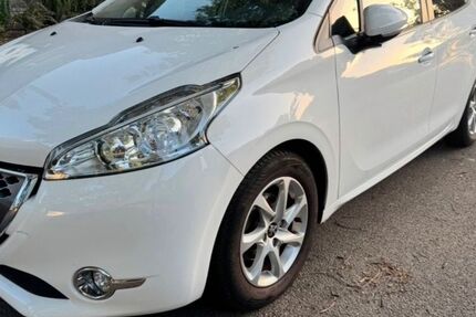 Peugeot 208 156.000 km 4.800 &euro; Mönchengladbach 41238