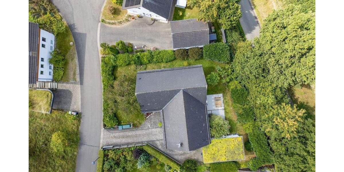 Einfamilienhaus Schmallenberg - 6 Zimmer, 208 m&sup2;, 425.000&euro; | Angebot:25800584