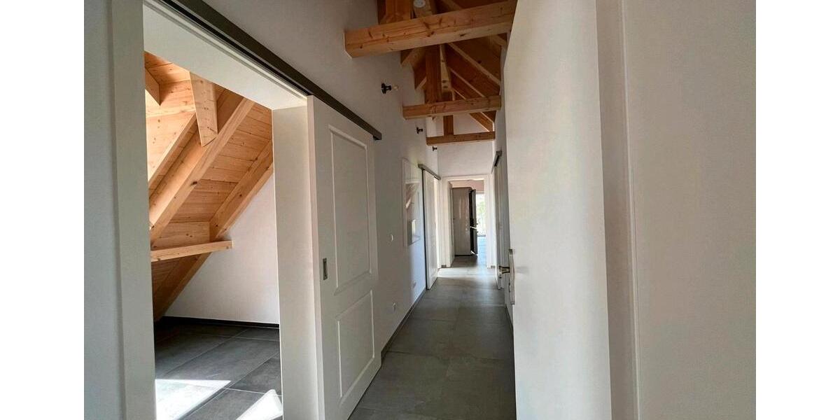 Dachgeschoßwohnung Finning - 3 Zimmer, 67 m&sup2;, 1.220&euro; | Angebot:26422205