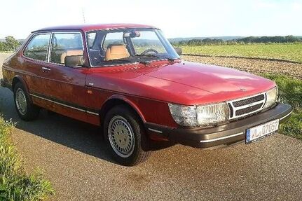 Saab 900