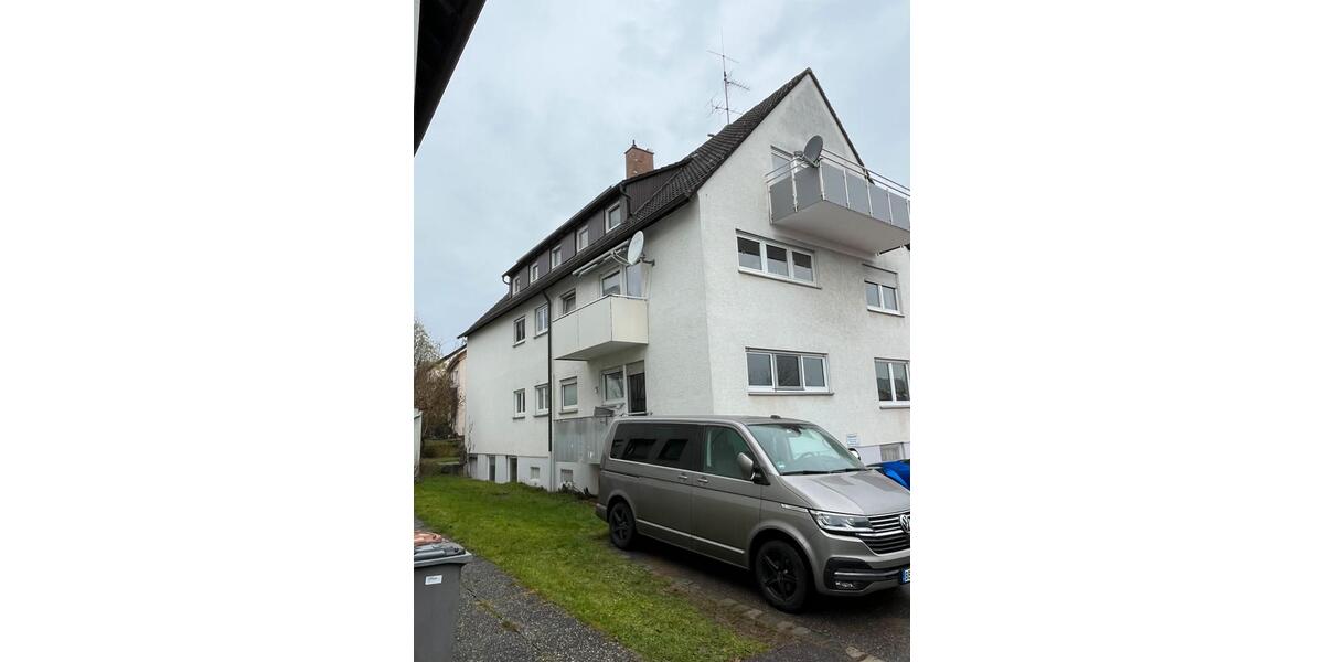 2 Zimmer DG-Wohnung mit Balkon, EBK und Stellplatz 2 zimmer