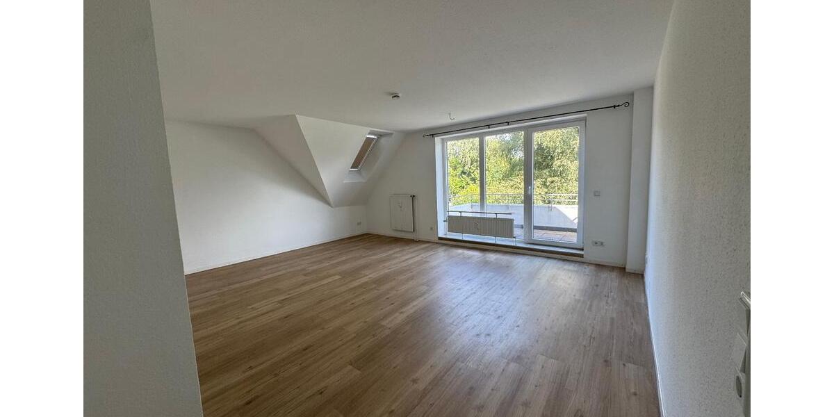 Dachgeschoßwohnung Flensburg Fruerlund - 2 Zimmer, 62 m&sup2;, 175.000&euro; | Angebot:27443966