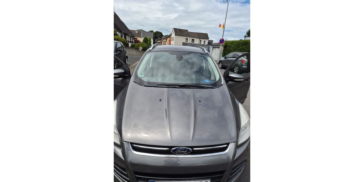 Ford Kuga 52.400 km 11.900 &euro; Würselen 52146