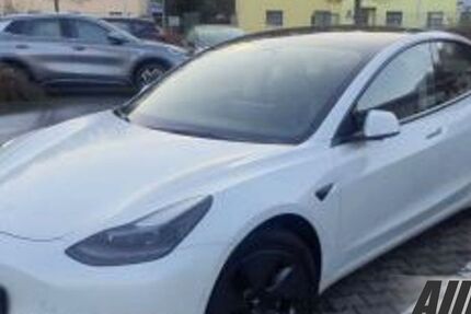 Tesla Model 3 91.850 km 23.850 &euro; Schöningen 38364