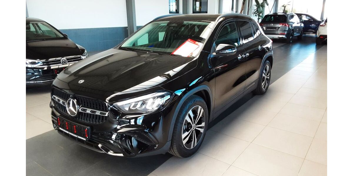 Mercedes-Benz GLA 200 7.900 km 36.990 &euro; Monschau (bei Aachen) 52156