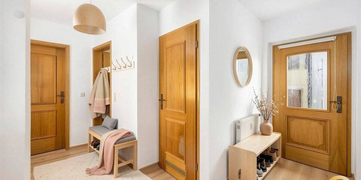 Einfamilienhaus Riedenburg - 9 Zimmer, 204 m&sup2;, 599.000&euro; | Angebot:25775983