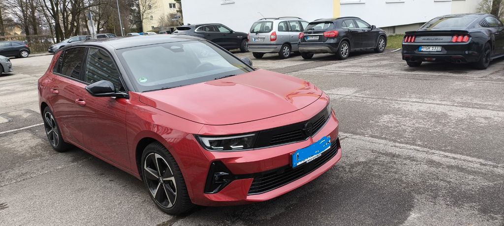 Opel Astra 16.000 km 21.900 &euro; München 80689
