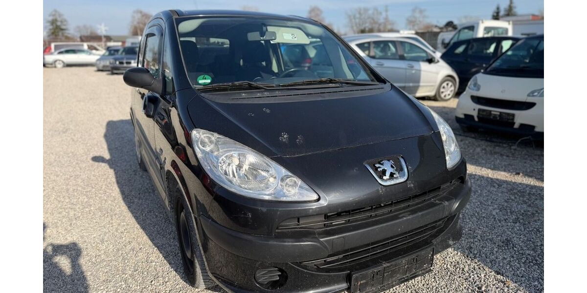 Peugeot 1007 110.000 km 999 &euro; München 81829