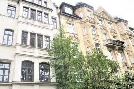 Neue, edle 2-Zi.-Wohnung in einem klassischen Altbau zu vermieten
