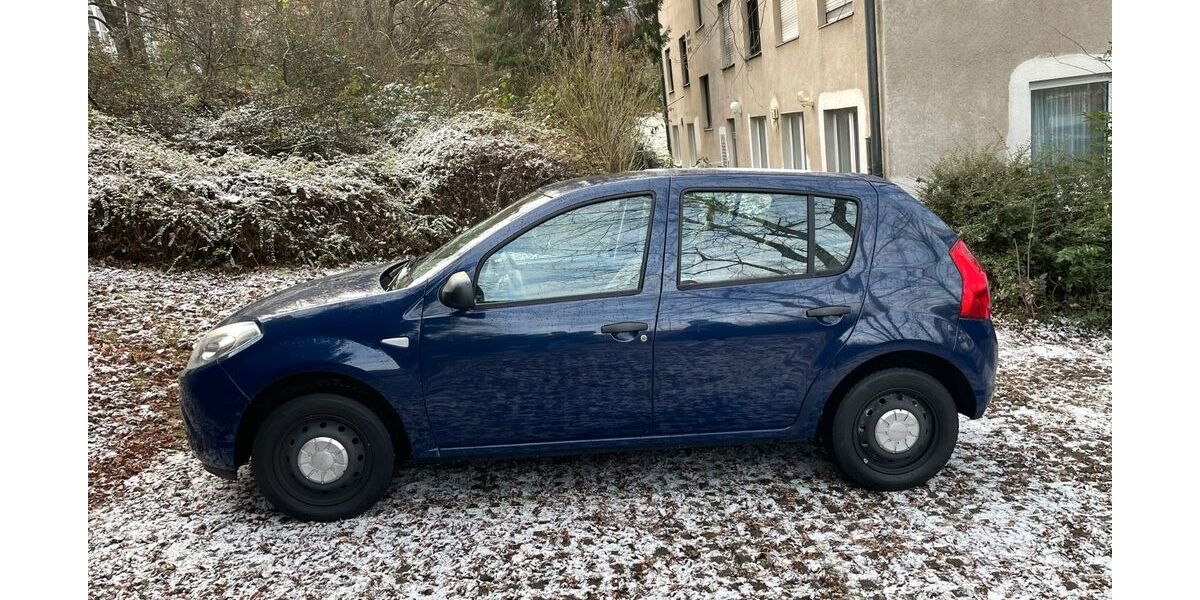 Dacia Sandero 112.000 km 1.390 &euro; Zuffenhausen 70435