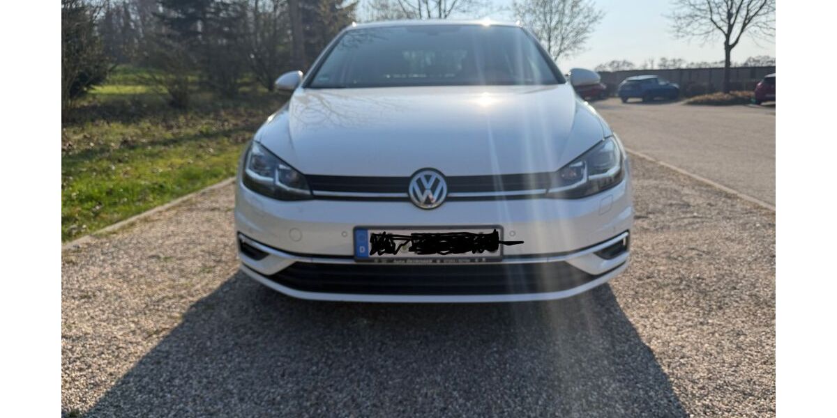 VW Golf 93.000 km 14.400 &euro; Östringen 76684